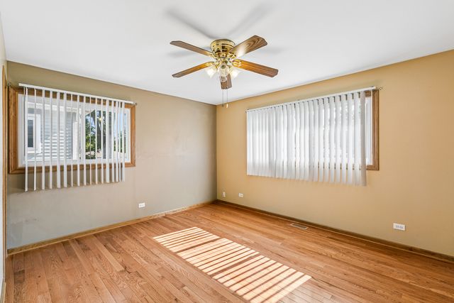 16803 92nd Avenue, Orland Hills, IL 60487