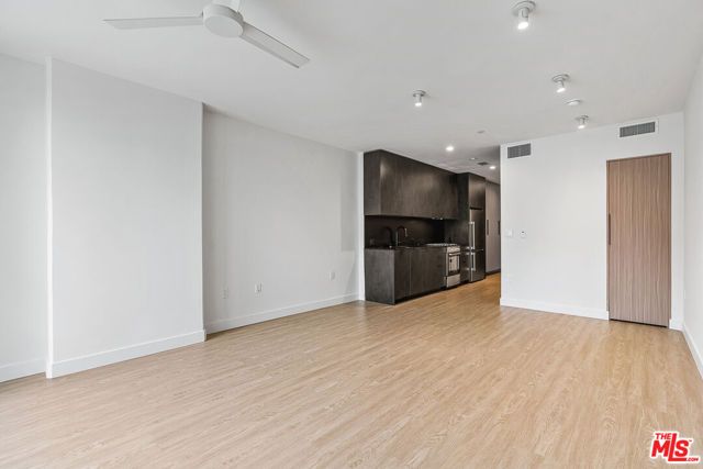 3688 Overland Avenue 324, Los Angeles, CA 90034