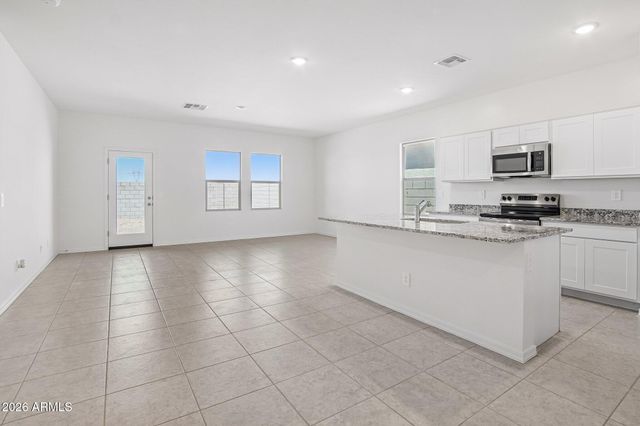 2458 E EQUINE Drive, San Tan Valley, AZ 85140
