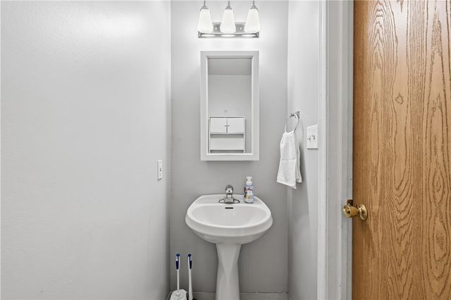 6652 Pioneer Drive, Lower Macungie Twp, PA 18062