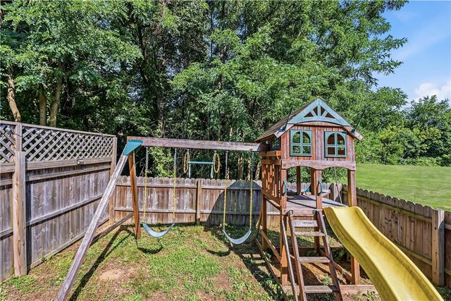 6652 Pioneer Drive, Lower Macungie Twp, PA 18062