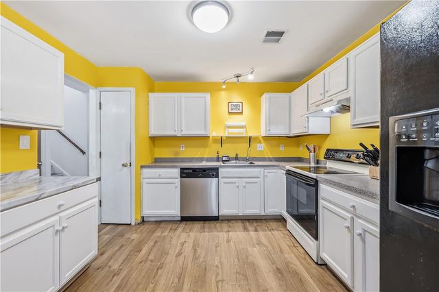 6652 Pioneer Drive, Lower Macungie Twp, PA 18062