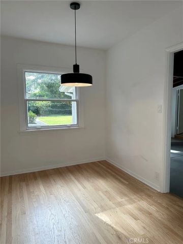 15440 Dickens Street, Sherman Oaks, CA 91403