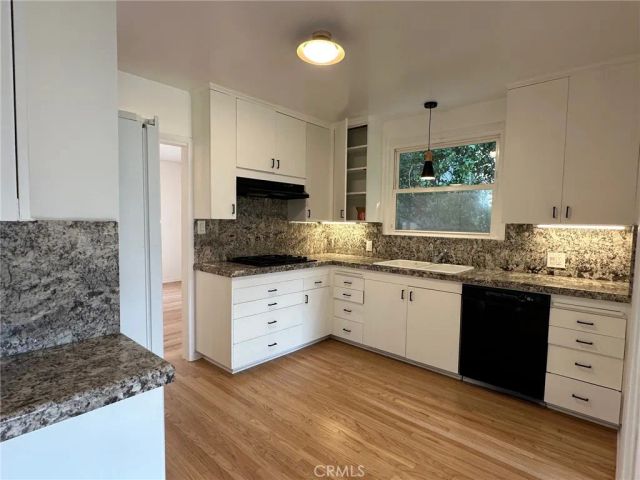 15440 Dickens Street, Sherman Oaks, CA 91403