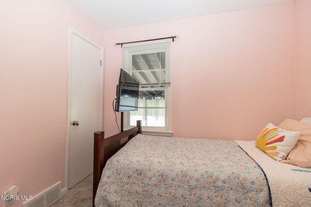 906 7th Street, Maumee, OH 43537