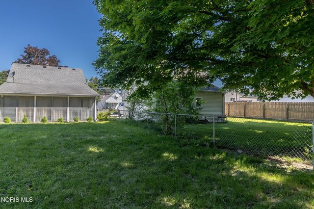 906 7th Street, Maumee, OH 43537