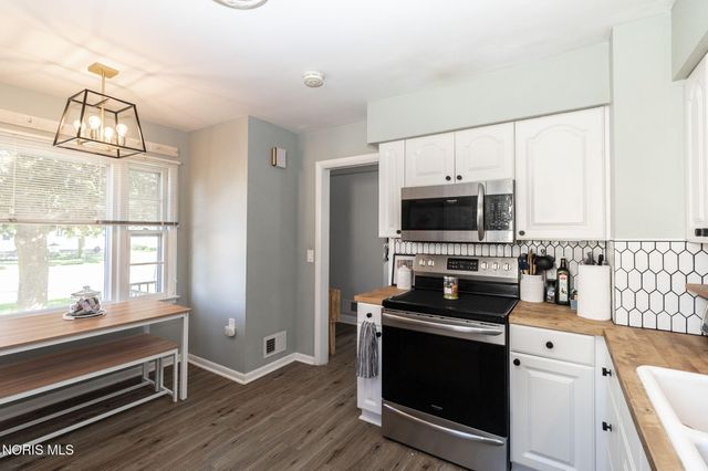 906 7th Street, Maumee, OH 43537