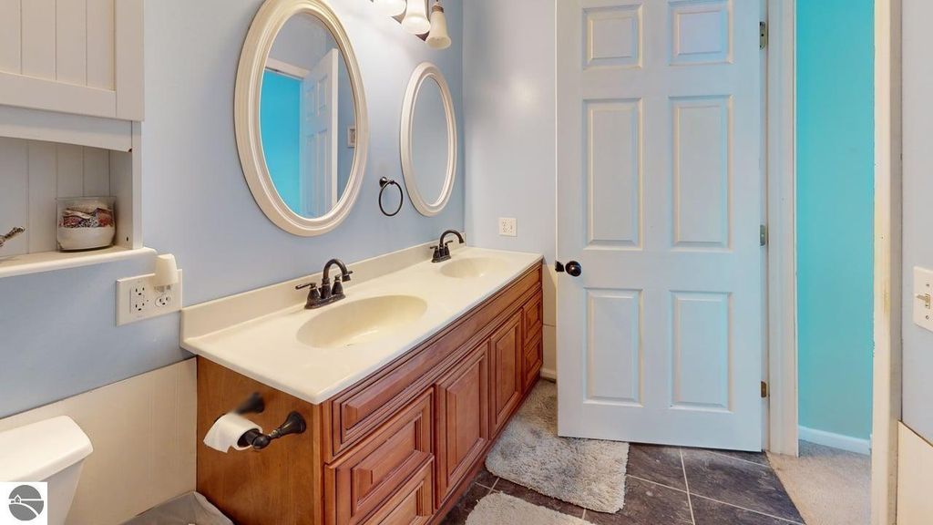 Image 10 of property listing at 8611 S Wise Road, Shepherd, MI 48883