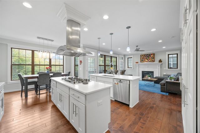 720 Walker Circle, Iowa City, IA 52245
