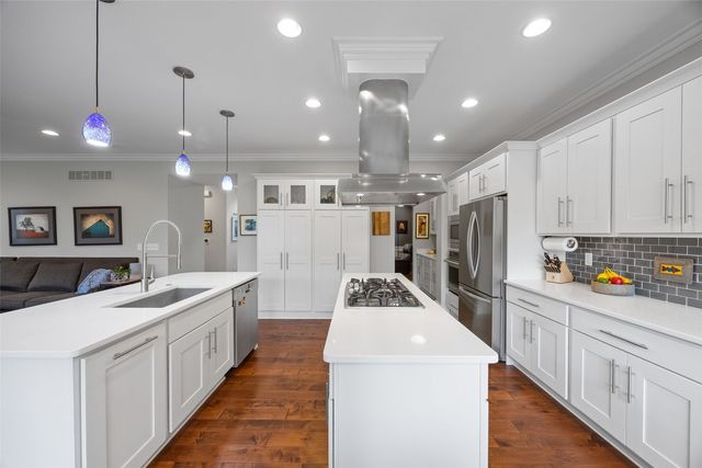 720 Walker Circle, Iowa City, IA 52245