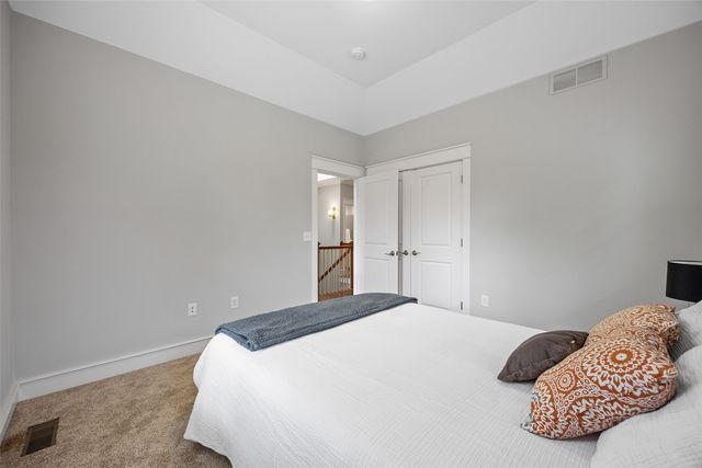 720 Walker Circle, Iowa City, IA 52245