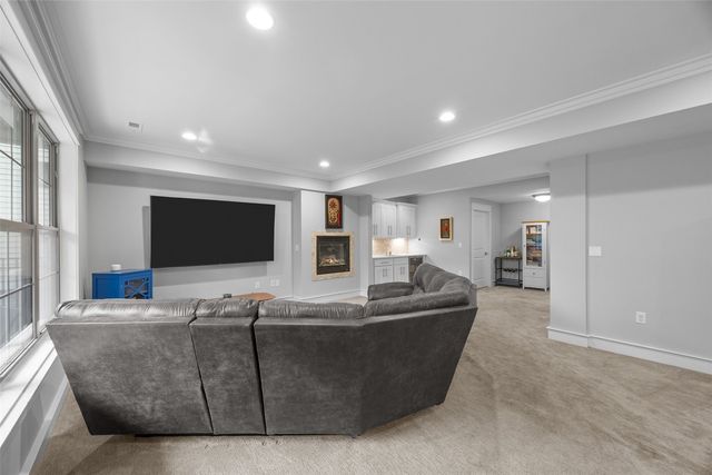 720 Walker Circle, Iowa City, IA 52245