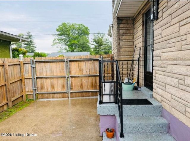 3608 Nellie Bly Dr, Louisville, KY 40213