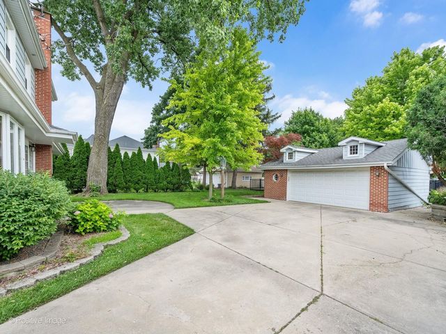 113 N Oak Street, Elmhurst, IL 60126