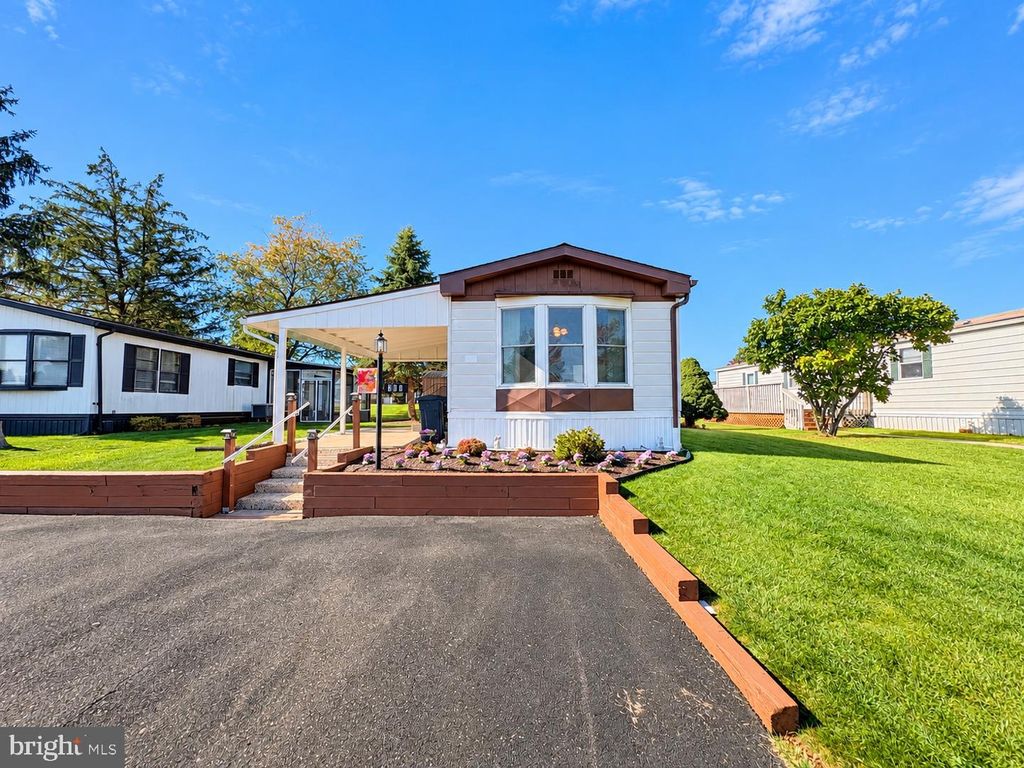 303 MEADOW CT, NORTH WALES, PA 19454 — photo 2