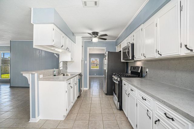 4514 36th Street, Dickinson, TX 77539