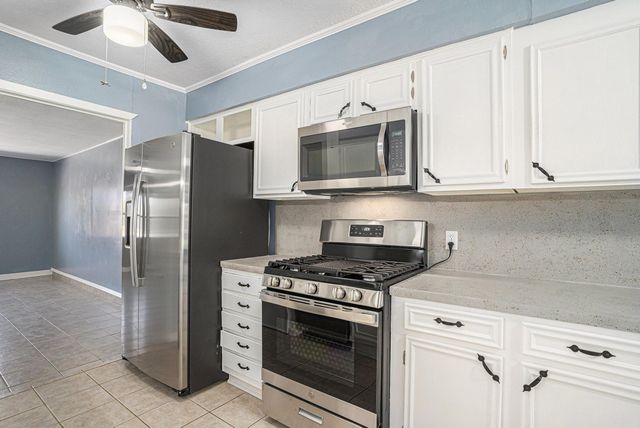 4514 36th Street, Dickinson, TX 77539