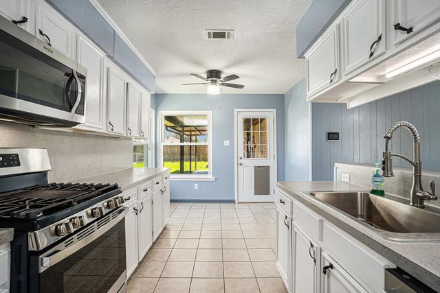 4514 36th Street, Dickinson, TX 77539