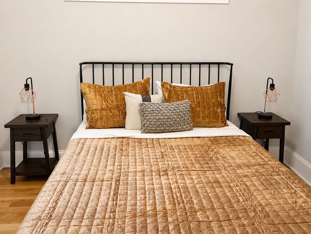 916B N 6th St, Nashville, TN 37207