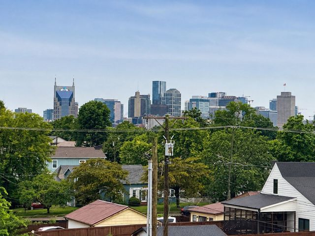 916B N 6th St, Nashville, TN 37207