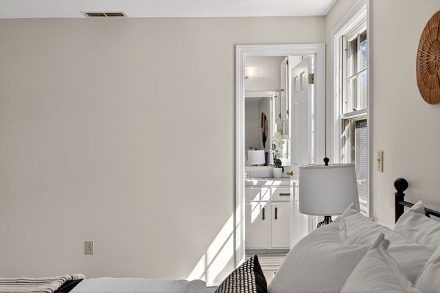 493 Prince Hinckley Rd, Barnstable, MA 02632