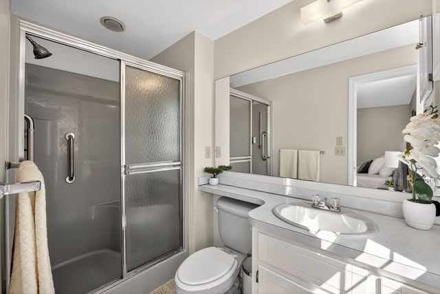 493 Prince Hinckley Rd, Barnstable, MA 02632