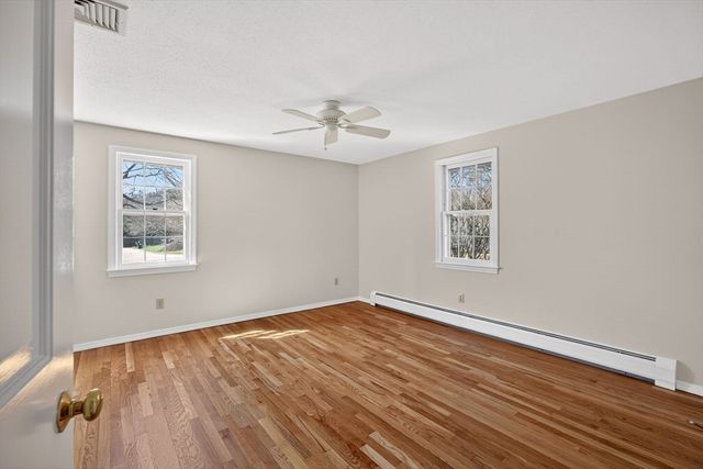 493 Prince Hinckley Rd, Barnstable, MA 02632