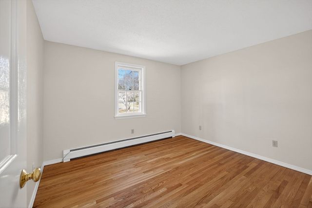493 Prince Hinckley Rd, Barnstable, MA 02632