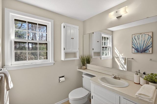493 Prince Hinckley Rd, Barnstable, MA 02632