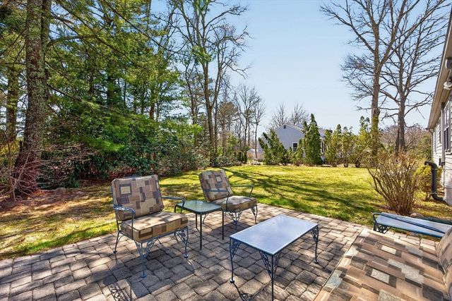 493 Prince Hinckley Rd, Barnstable, MA 02632
