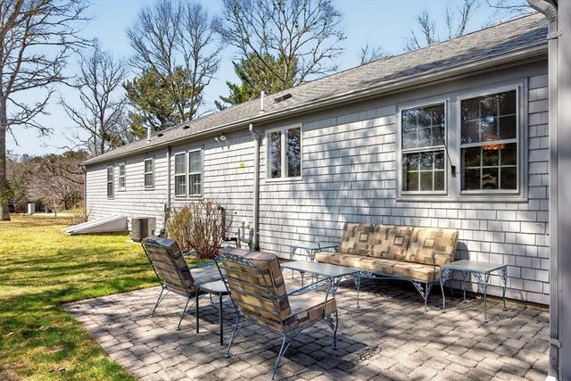 493 Prince Hinckley Rd, Barnstable, MA 02632