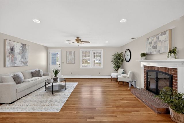 493 Prince Hinckley Rd, Barnstable, MA 02632
