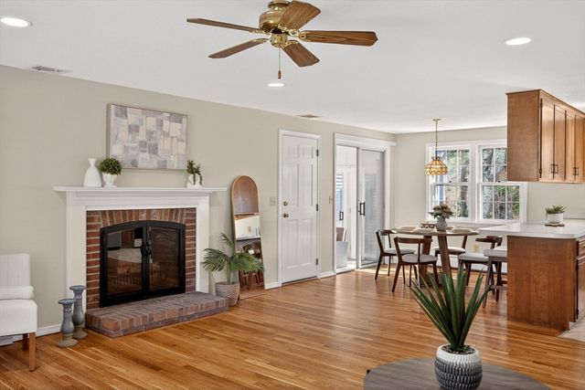 493 Prince Hinckley Rd, Barnstable, MA 02632