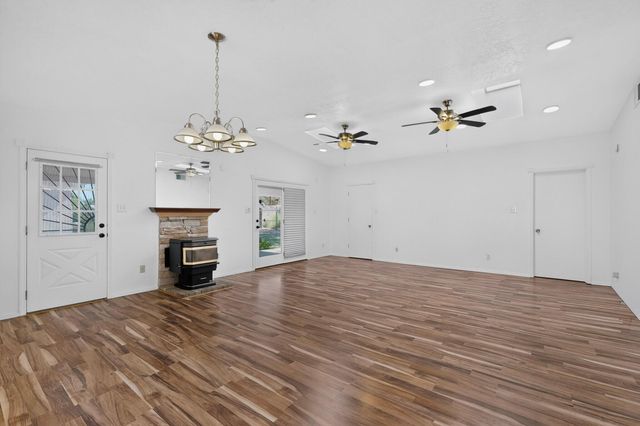 1401 Vista Del Rio Road SW, Albuquerque, NM 87105
