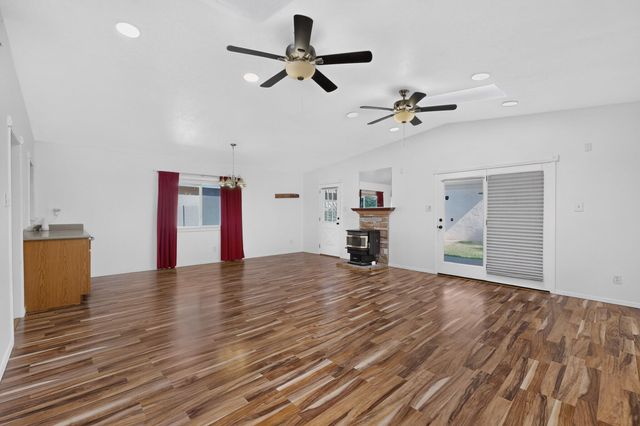 1401 Vista Del Rio Road SW, Albuquerque, NM 87105