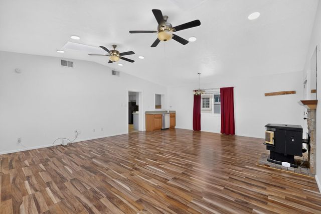 1401 Vista Del Rio Road SW, Albuquerque, NM 87105