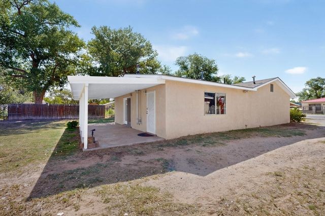 1401 Vista Del Rio Road SW, Albuquerque, NM 87105