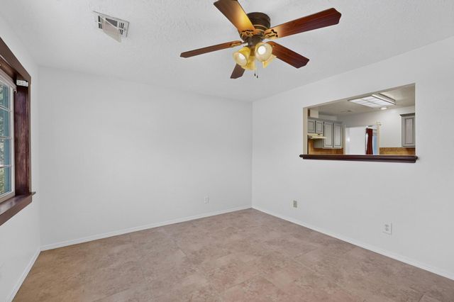 1401 Vista Del Rio Road SW, Albuquerque, NM 87105