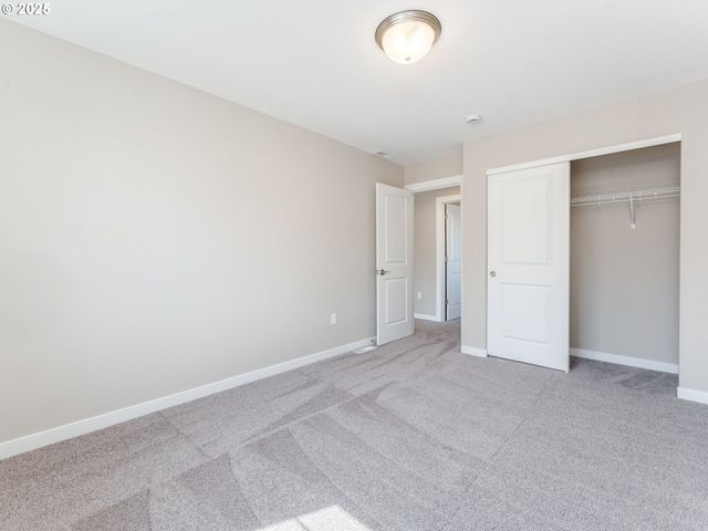 2181 Ne SINGER Ln, Estacada, OR 97023