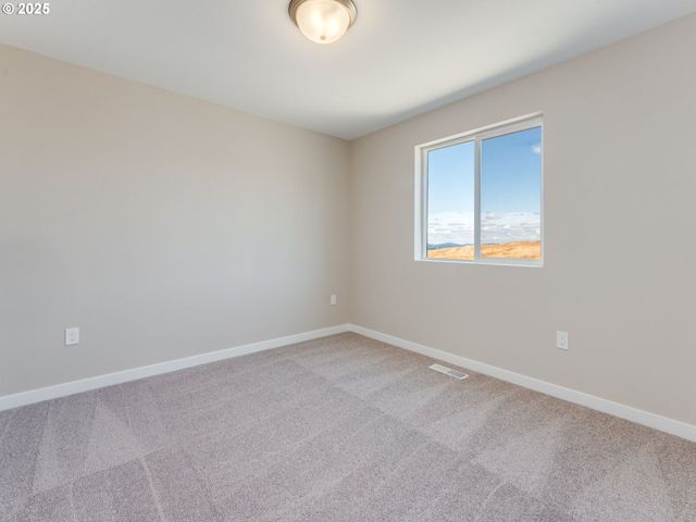 2181 Ne SINGER Ln, Estacada, OR 97023