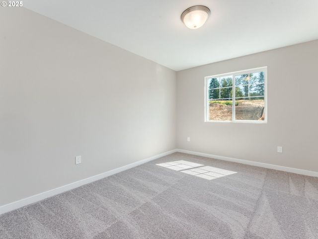 2181 Ne SINGER Ln, Estacada, OR 97023