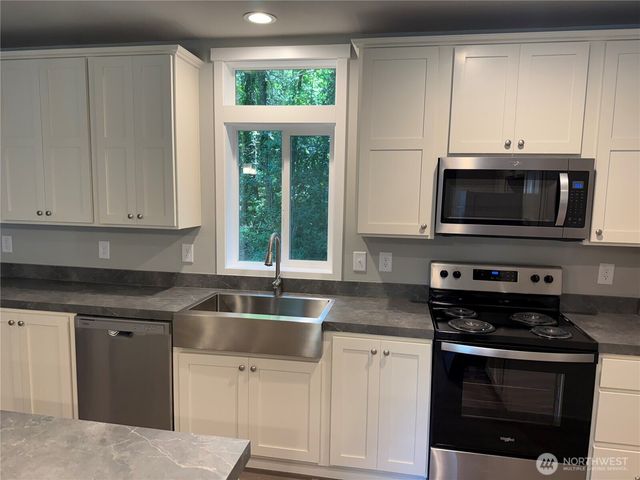 1118 Brentwood Drive, Bremerton, WA 98312