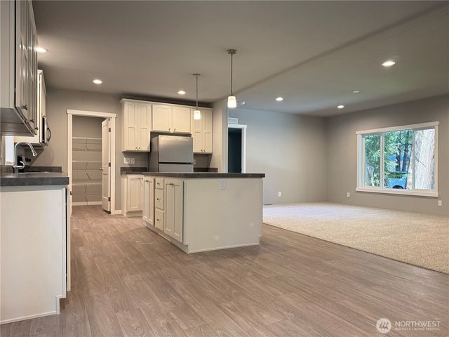 1118 Brentwood Drive, Bremerton, WA 98312