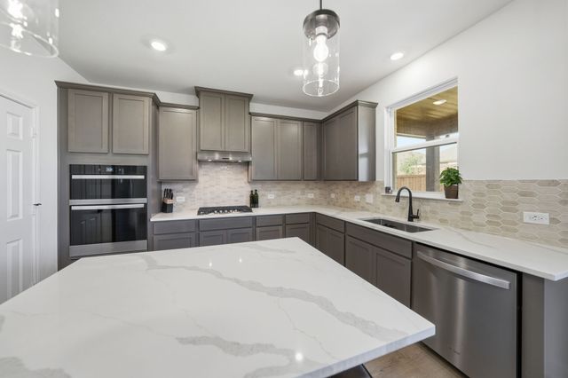 900 Summer Court, Justin, TX 76247