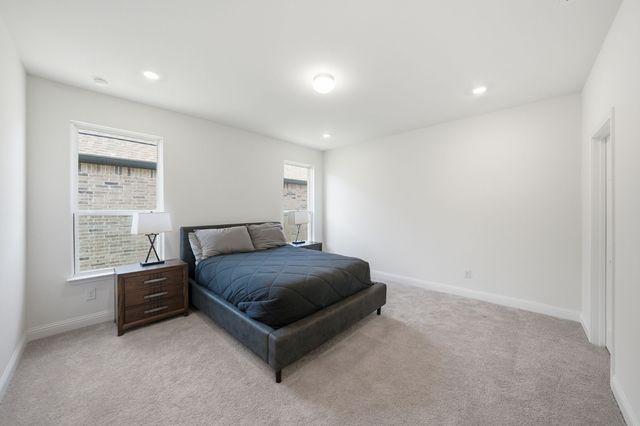 900 Summer Court, Justin, TX 76247