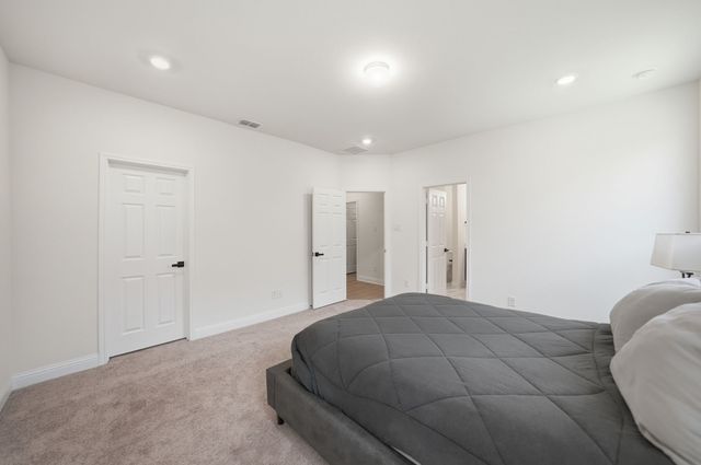 900 Summer Court, Justin, TX 76247