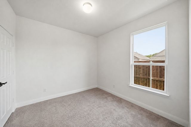 900 Summer Court, Justin, TX 76247