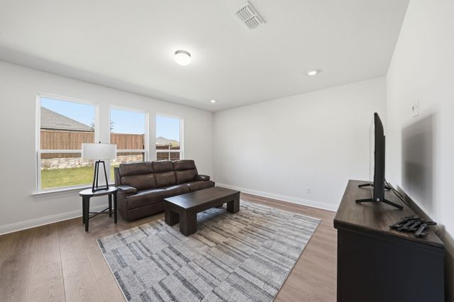900 Summer Court, Justin, TX 76247