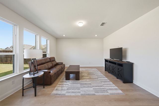 900 Summer Court, Justin, TX 76247