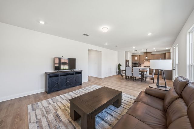 900 Summer Court, Justin, TX 76247